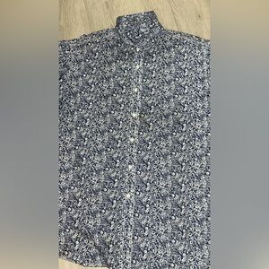 Cremieux Premium Denim Men's Shirt in blue and white paisley floral cotton.